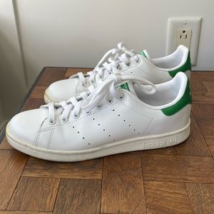 Classic Adidas Stan Smiths! Excellent condition